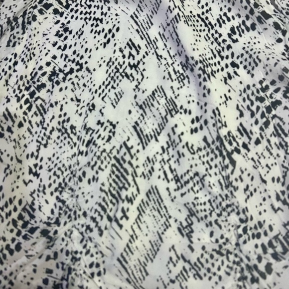 Zara White and Black Print Mock Neck Crop Top Size XL - Picture 5 of 10